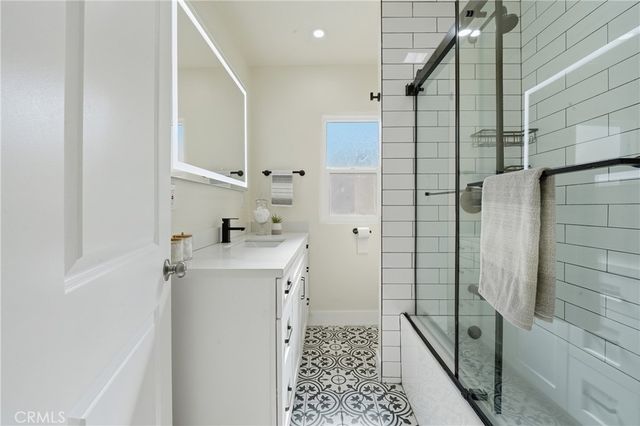 10025 San Anselmo, South Gate, CA 90280