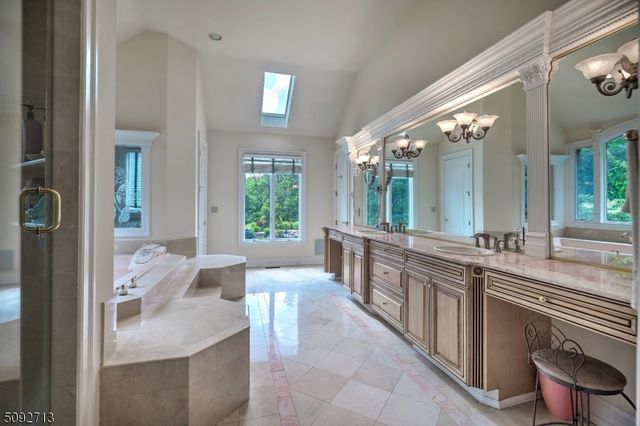22 Sherwood Farm Rd, Far Hills Boro, NJ 07931