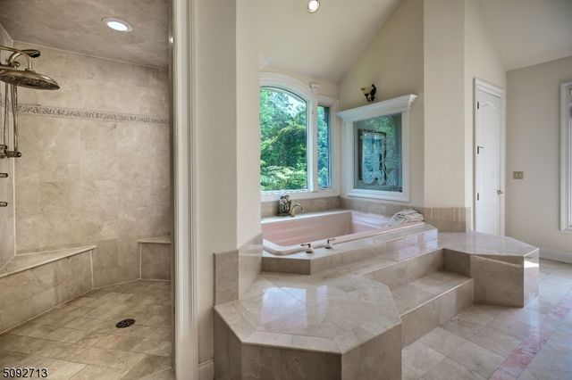 22 Sherwood Farm Rd, Far Hills Boro, NJ 07931