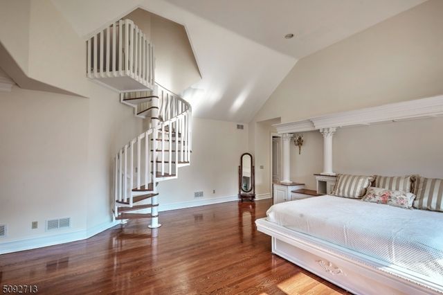 22 Sherwood Farm Rd, Far Hills Boro, NJ 07931