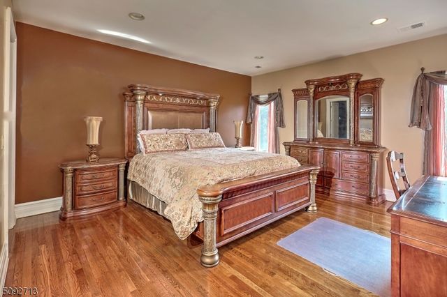 22 Sherwood Farm Rd, Far Hills Boro, NJ 07931