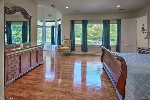 22 Sherwood Farm Rd, Far Hills Boro, NJ 07931