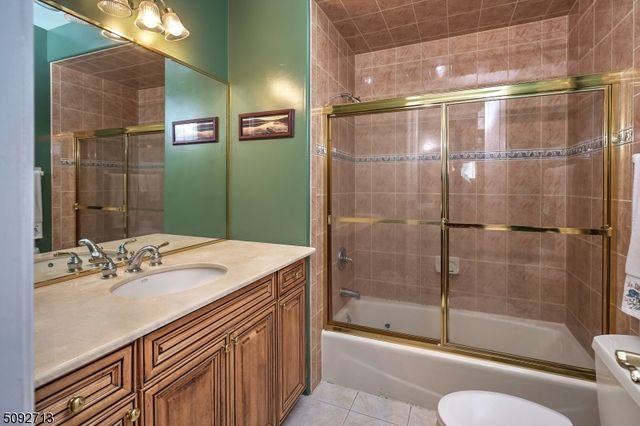 22 Sherwood Farm Rd, Far Hills Boro, NJ 07931