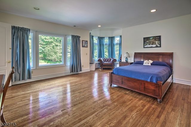 22 Sherwood Farm Rd, Far Hills Boro, NJ 07931