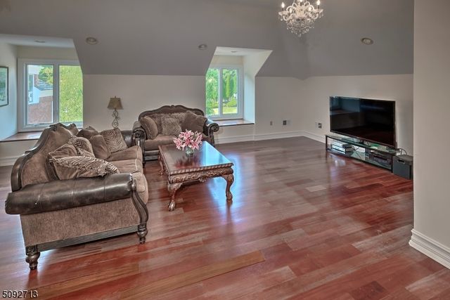 22 Sherwood Farm Rd, Far Hills Boro, NJ 07931