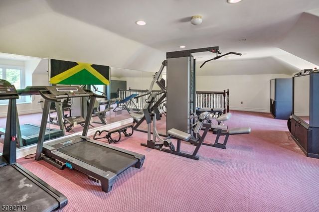 22 Sherwood Farm Rd, Far Hills Boro, NJ 07931