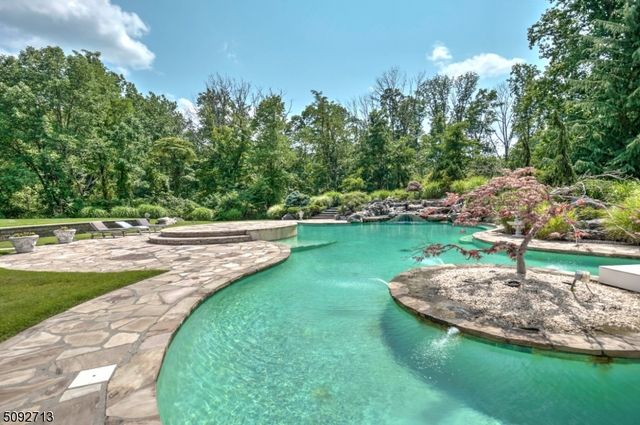 22 Sherwood Farm Rd, Far Hills Boro, NJ 07931