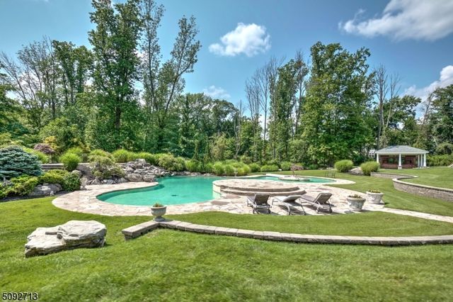 22 Sherwood Farm Rd, Far Hills Boro, NJ 07931