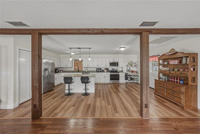 609 W PIPKIN ROAD, Lakeland, FL 33813