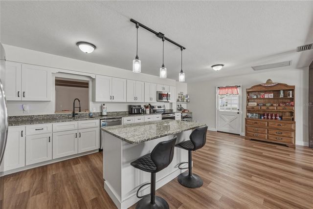 609 W PIPKIN ROAD, Lakeland, FL 33813