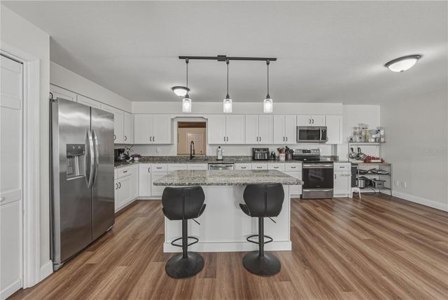 609 W PIPKIN ROAD, Lakeland, FL 33813