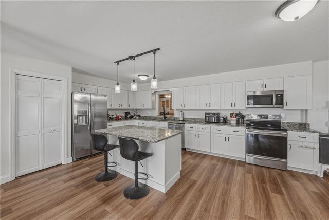 609 W PIPKIN ROAD, Lakeland, FL 33813