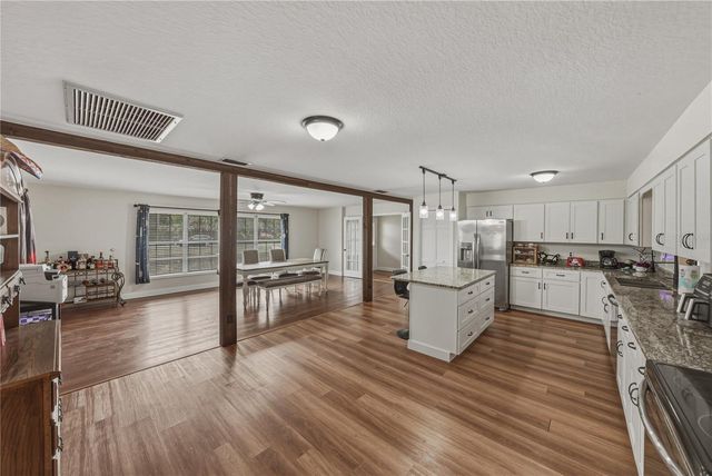 609 W PIPKIN ROAD, Lakeland, FL 33813