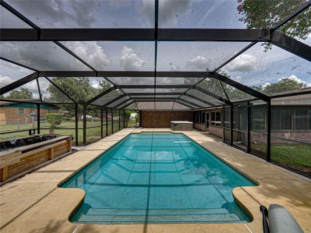 609 W PIPKIN ROAD, Lakeland, FL 33813