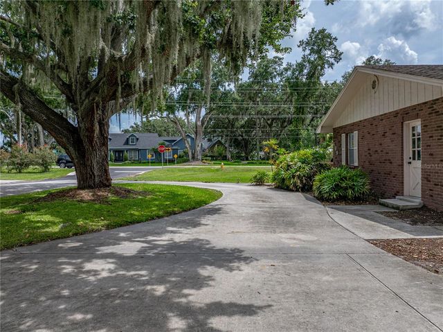 609 W PIPKIN ROAD, Lakeland, FL 33813