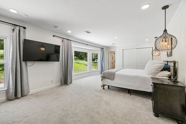 310 Deerwood Ln, Brentwood, TN 37027