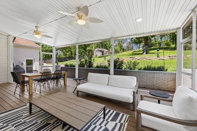 310 Deerwood Ln, Brentwood, TN 37027