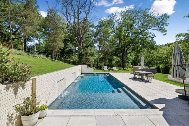 310 Deerwood Ln, Brentwood, TN 37027