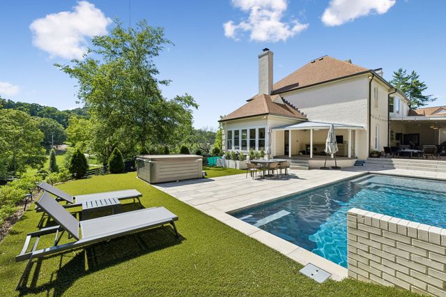 310 Deerwood Ln, Brentwood, TN 37027