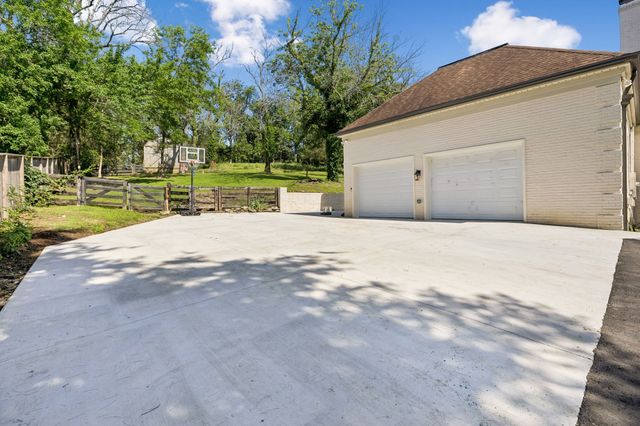 310 Deerwood Ln, Brentwood, TN 37027