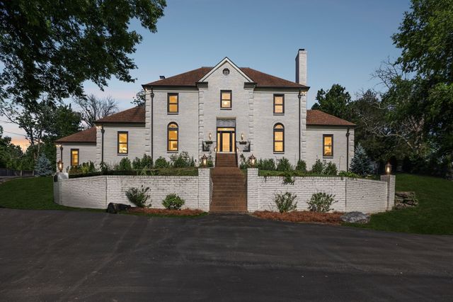 310 Deerwood Ln, Brentwood, TN 37027