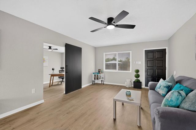 8803 Los Arboles Avenue NE, Albuquerque, NM 87112