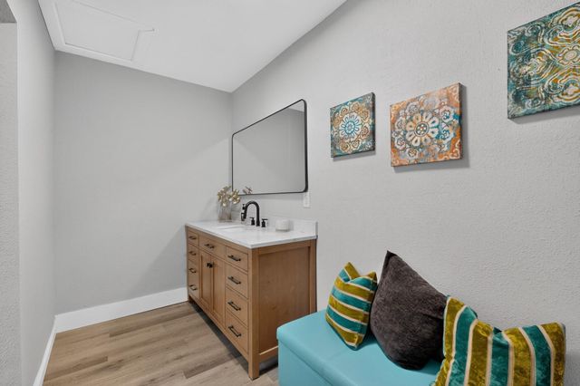 8803 Los Arboles Avenue NE, Albuquerque, NM 87112
