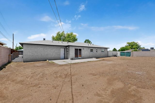 8803 Los Arboles Avenue NE, Albuquerque, NM 87112
