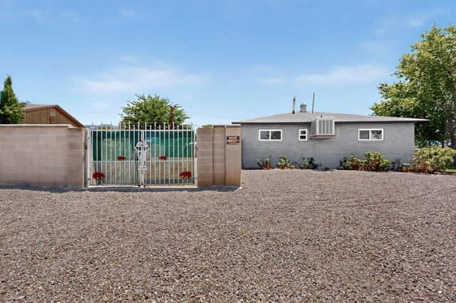 8803 Los Arboles Avenue NE, Albuquerque, NM 87112