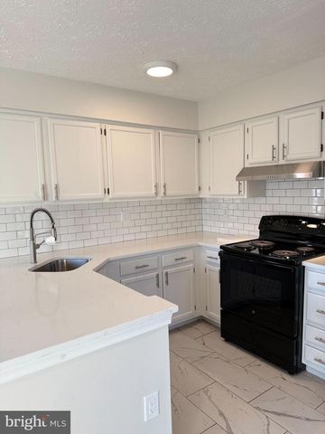 2401 E ROSECROFT VILLAGE CIR, Oxon Hill, MD 20745