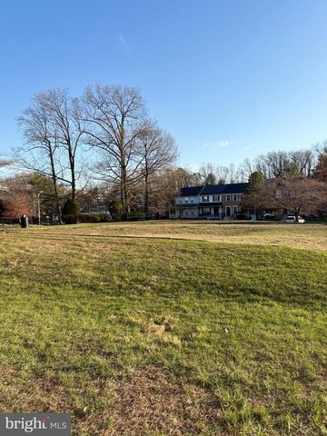 2401 E ROSECROFT VILLAGE CIR, Oxon Hill, MD 20745