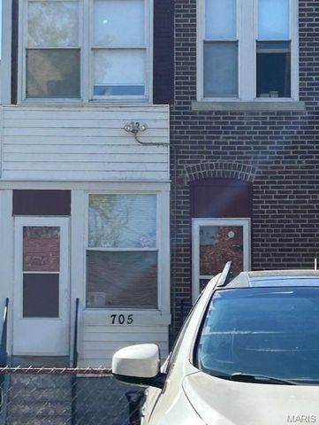 705 Bates Street, St Louis, MO 63111