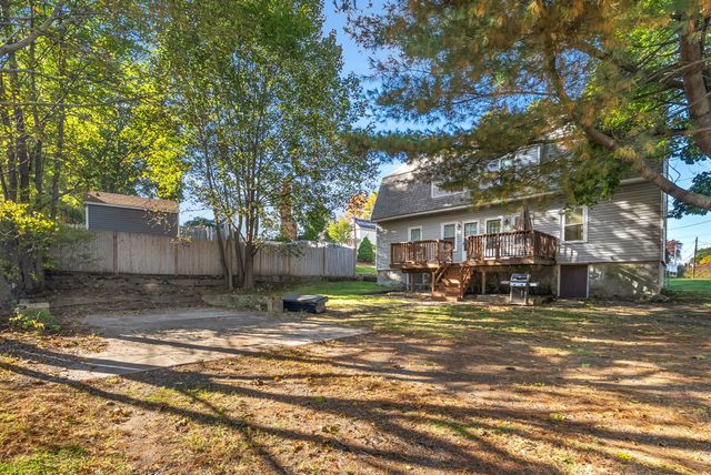 6 Border St 6, Dedham, MA 02026