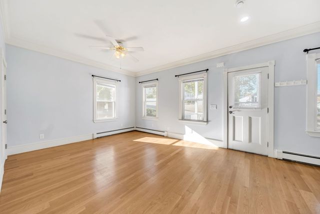 6 Border St 6, Dedham, MA 02026