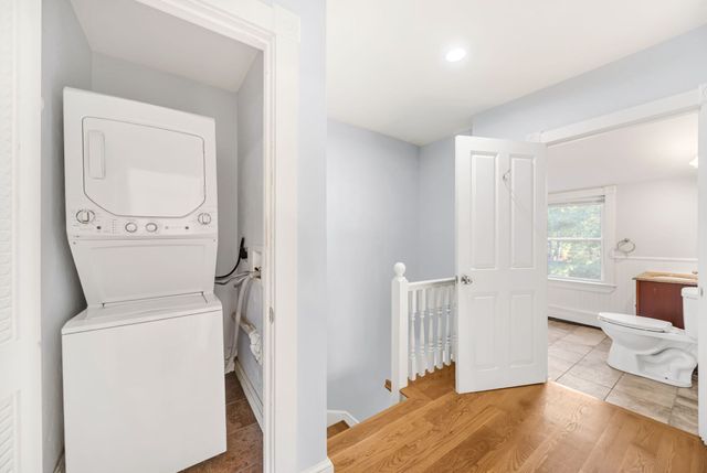 6 Border St 6, Dedham, MA 02026
