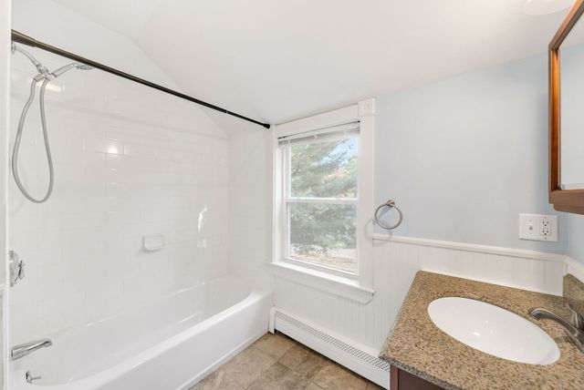 6 Border St 6, Dedham, MA 02026