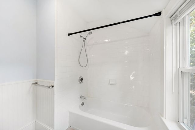 6 Border St 6, Dedham, MA 02026
