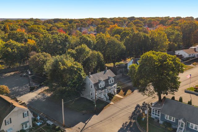 6 Border St 6, Dedham, MA 02026