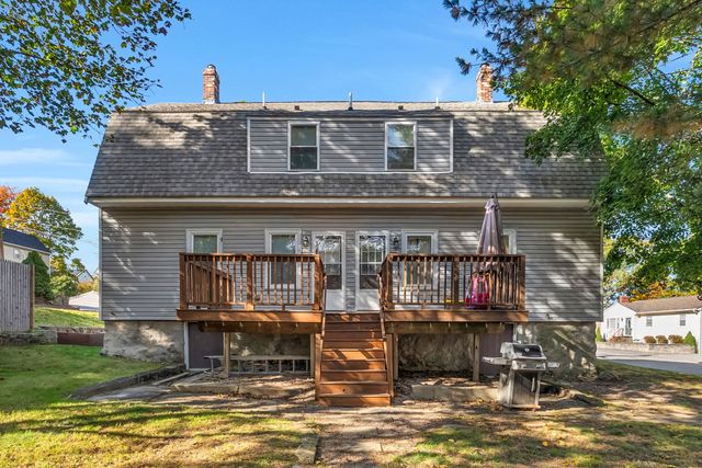 6 Border St 6, Dedham, MA 02026