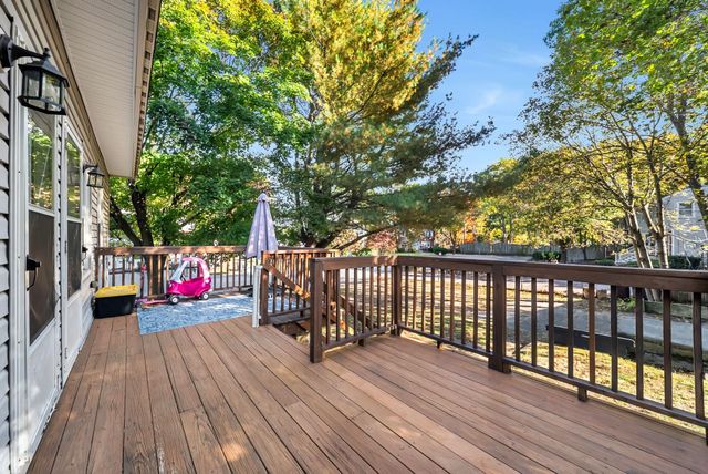 6 Border St 6, Dedham, MA 02026