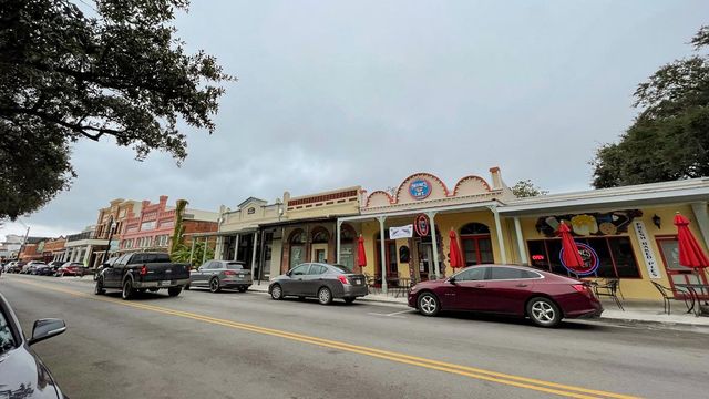 202 CONSTANZA TRL, Bastrop, TX 78602