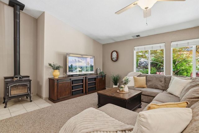 1110 Madrone Ln, Placerville, CA 95667
