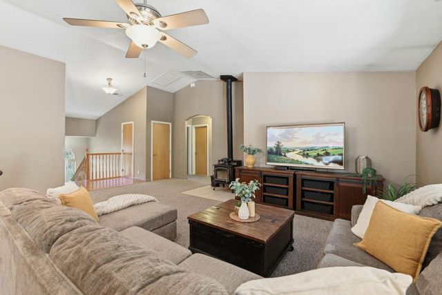 1110 Madrone Ln, Placerville, CA 95667