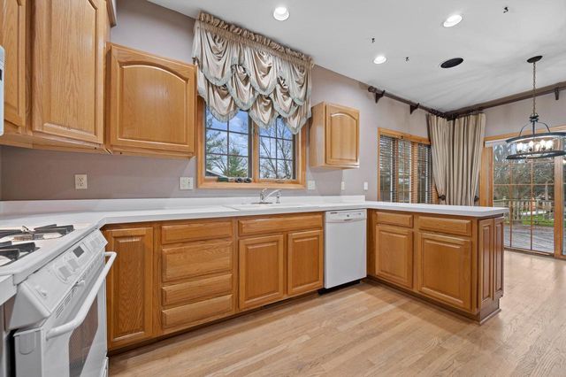 4009 Hickory Knoll ROAD, Hartland, WI 53029