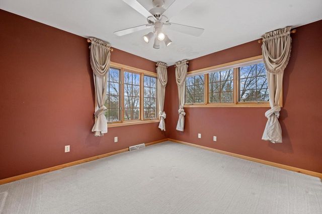 4009 Hickory Knoll ROAD, Hartland, WI 53029