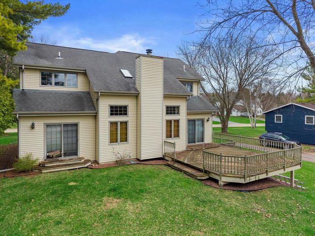 4009 Hickory Knoll ROAD, Hartland, WI 53029