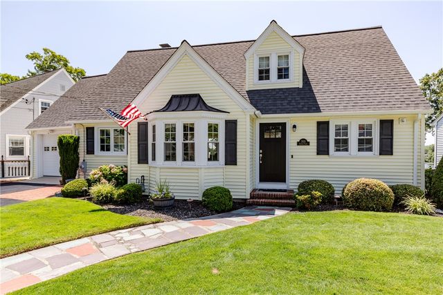 303 Gorton Lake Boulevard, Warwick, RI 02886