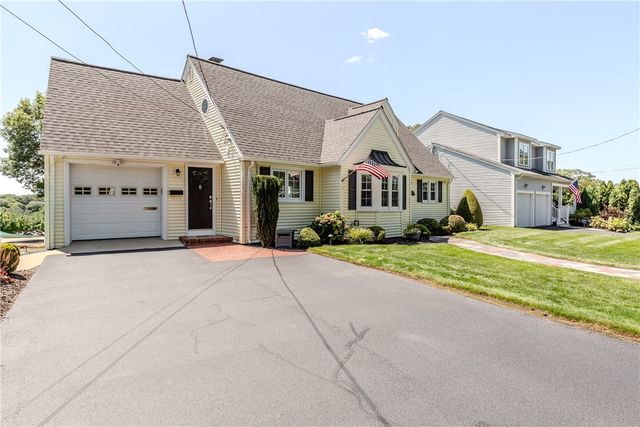 303 Gorton Lake Boulevard, Warwick, RI 02886