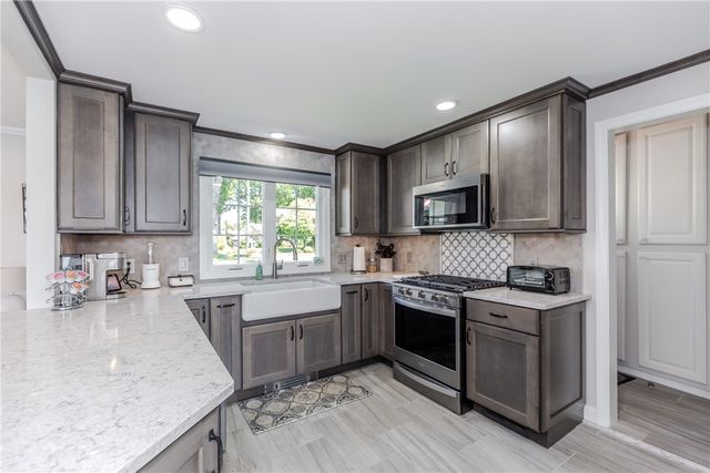 303 Gorton Lake Boulevard, Warwick, RI 02886