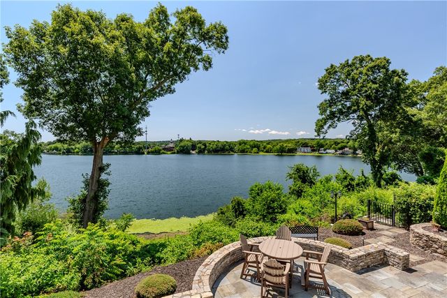 303 Gorton Lake Boulevard, Warwick, RI 02886